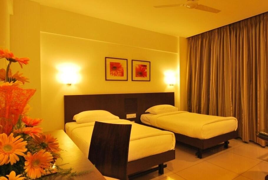 Hotel Manasi Inn ساتارا المظهر الخارجي الصورة