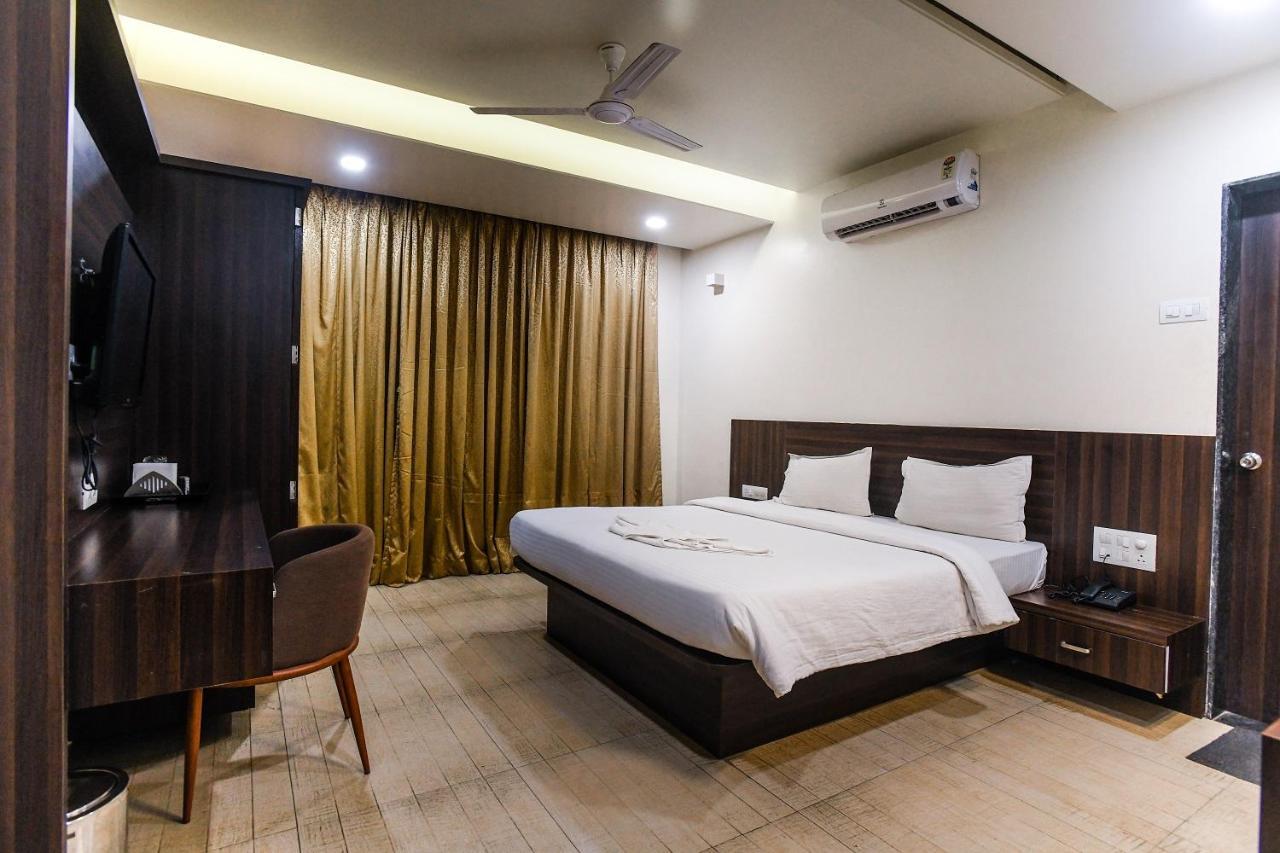 Hotel Manasi Inn ساتارا المظهر الخارجي الصورة