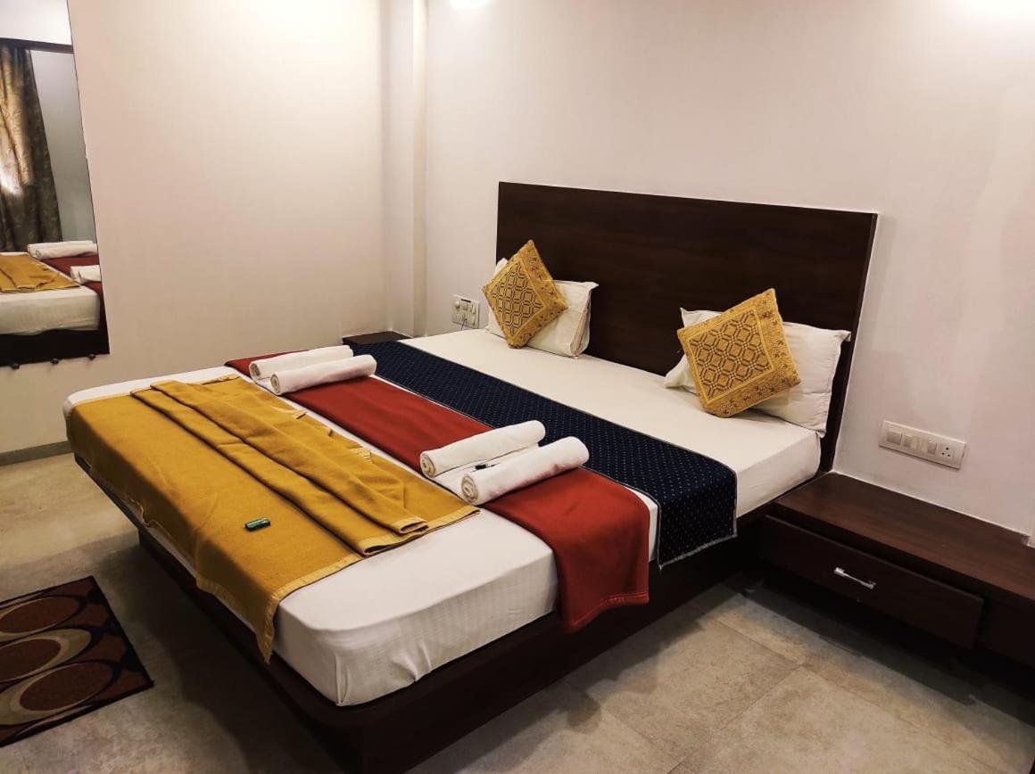 Hotel Manasi Inn ساتارا المظهر الخارجي الصورة