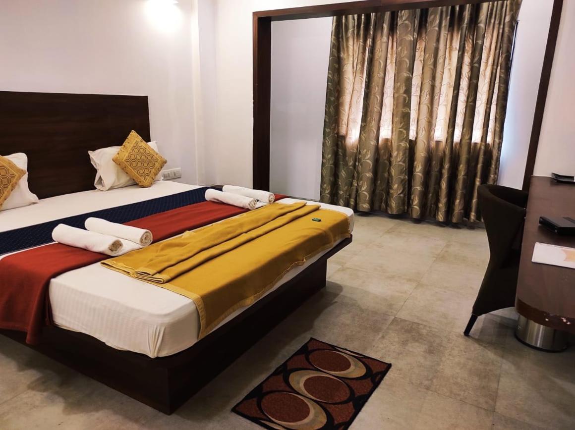 Hotel Manasi Inn ساتارا المظهر الخارجي الصورة