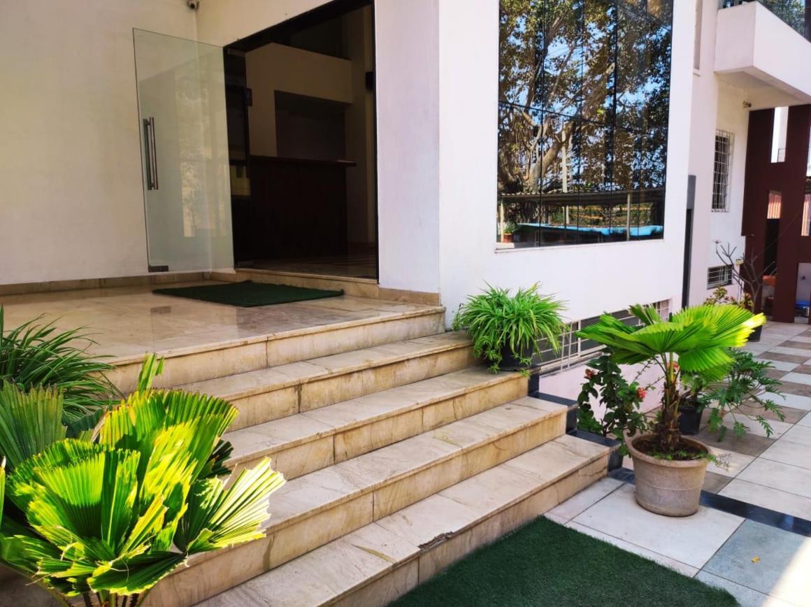 Hotel Manasi Inn ساتارا المظهر الخارجي الصورة