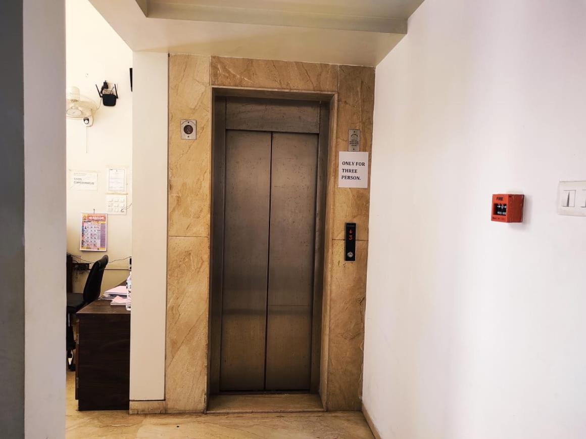 Hotel Manasi Inn ساتارا المظهر الخارجي الصورة